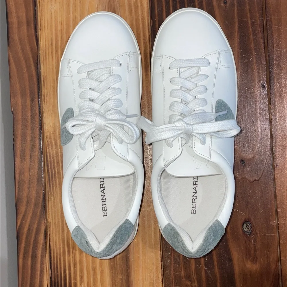 Bernardo Tatum Leather Logo Sneakers Low-Top Sneakers B46 NWOT Size 9 - Picture 10 of 14
